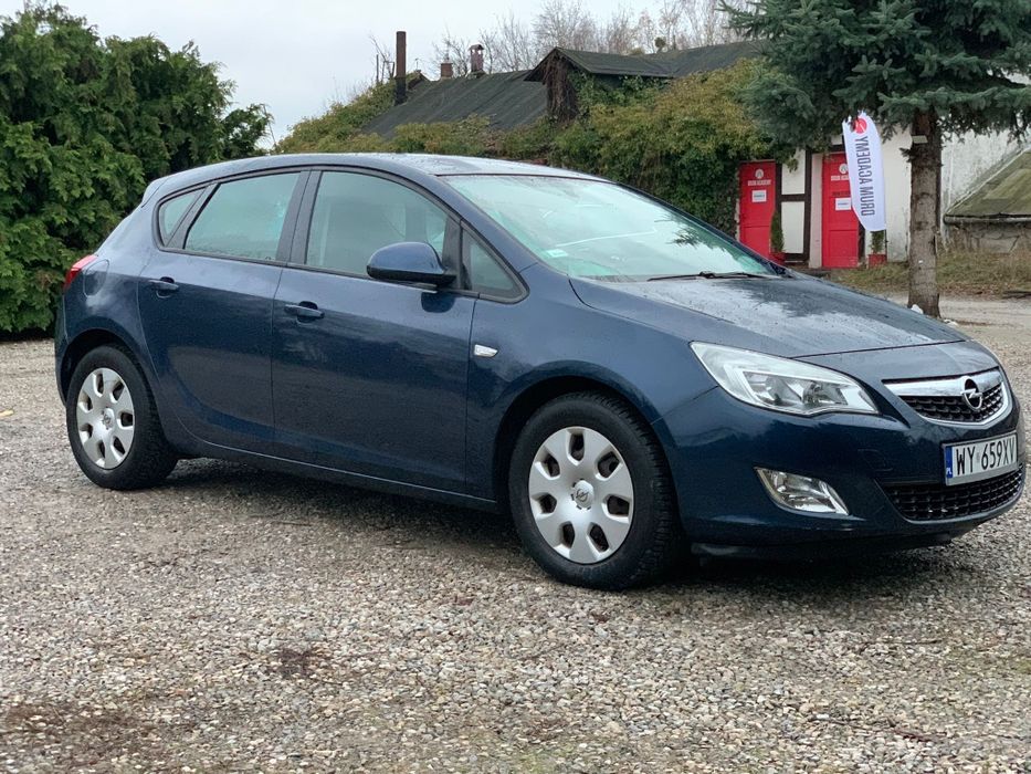 Opel Astra J 2011 1.7 cdti