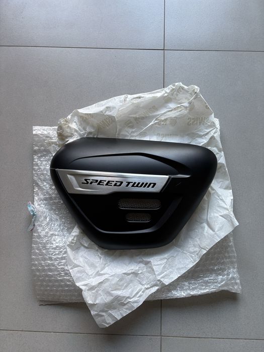 Wypełnienie owiewka lewa Triumph Speed Twin 1200