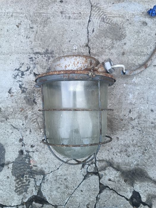 Вуличний ліхтар, плафон, світильники