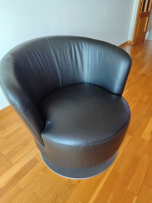 Sofás em pele pretos Divani & Divani com base giratória