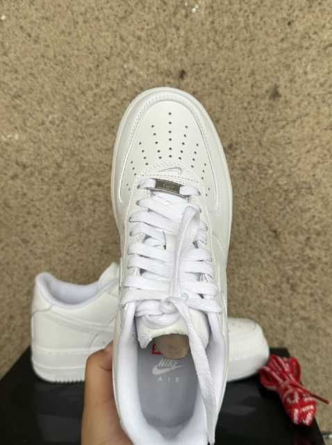 Nike_Air_Force_1_Low_Supreme_White R.38