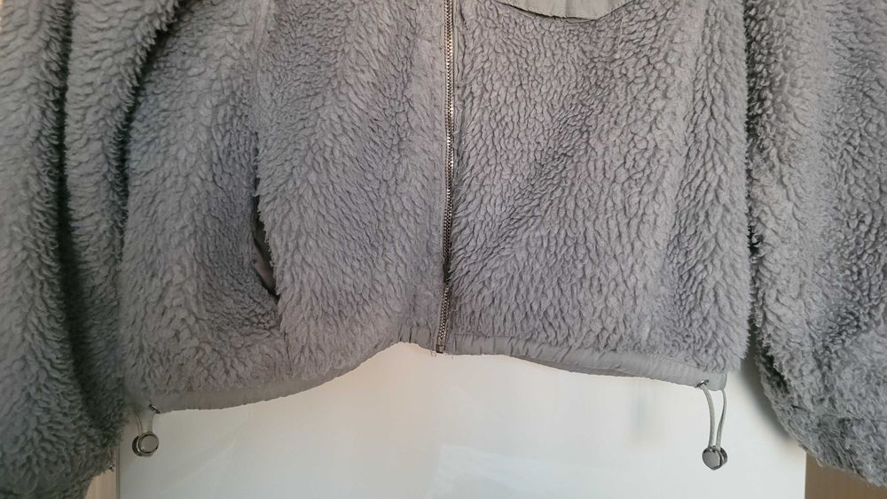 Жіночий бомпер Bershka, р. XS