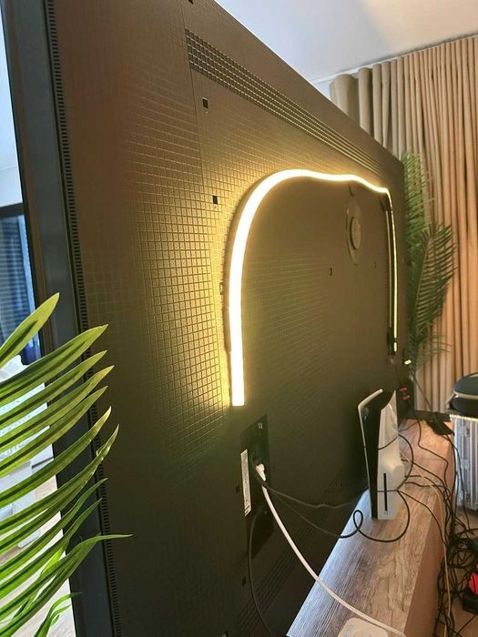 98" Television TCL (248,92m)