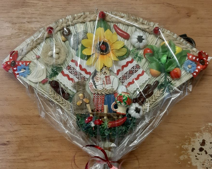 Домовенок Кузя,кукла на чайник,украинская парочка,веник-оберег,магниты