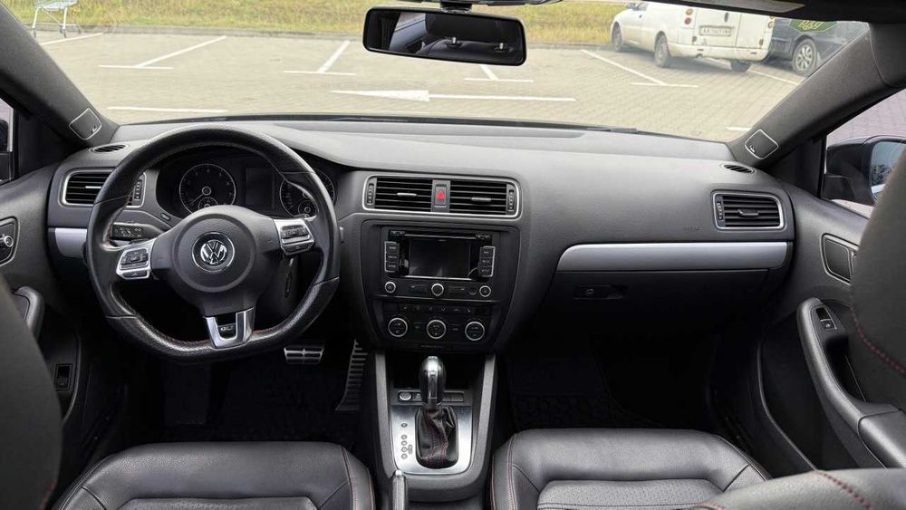 Volkswagen Jetta GLI 2.0 (220 к.с.) 2013