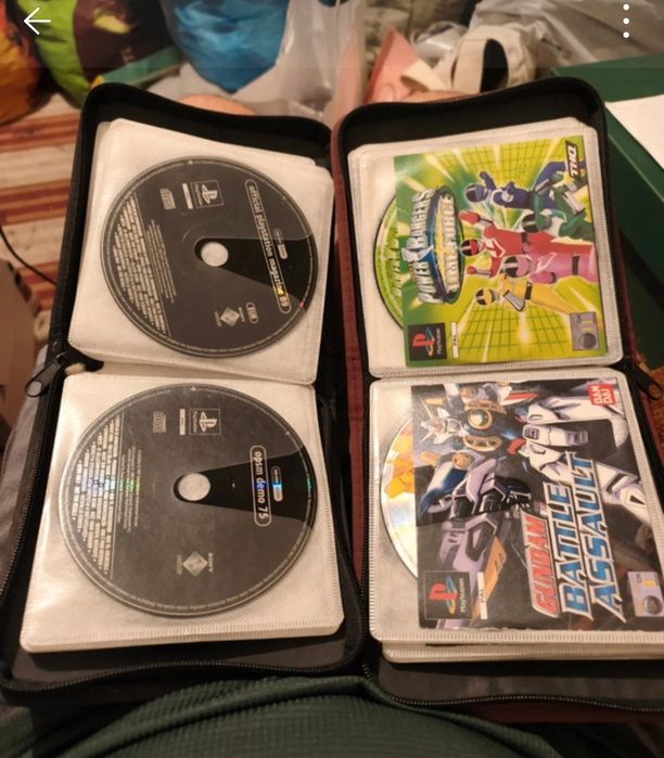 Duas capas com jogos de ps1 demos (28 jogos 22 demos) 
São 22 demos