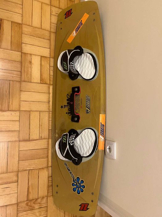 Prancha de Kitesurf Fanatic – Com Fixações para os Pés