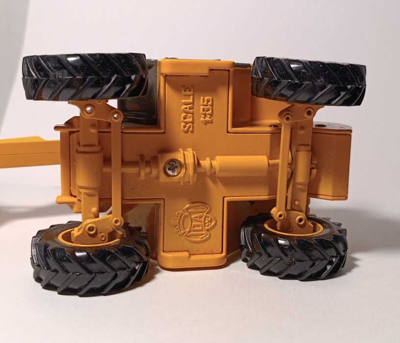 JOAL 166 JCB Loadall 525-58 1:35 – model kolekcjonerski Made In Spain