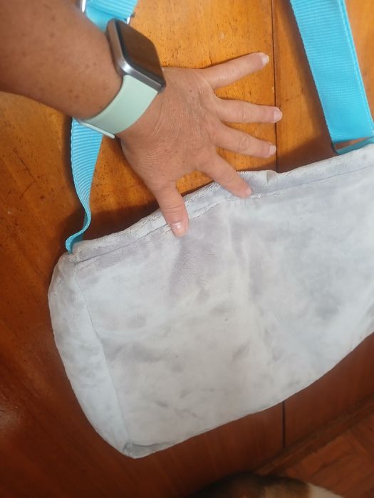 Bolsa cinza de pelinho