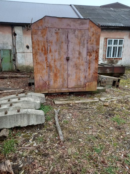 Будка і кіоск металеві