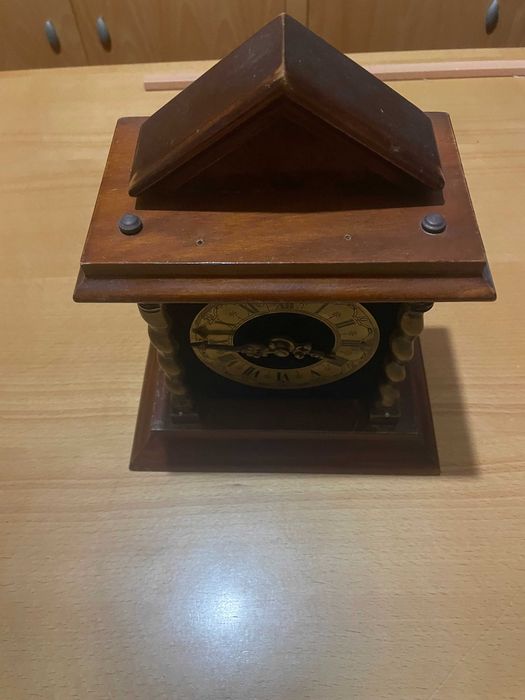 Conjunto de 2 Relógios de Mesa em Madeira – Seiko + Estilo Clássico