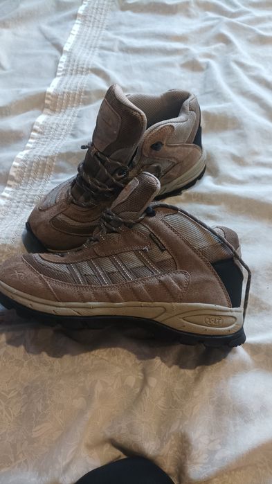 Ботінки в гарному стані