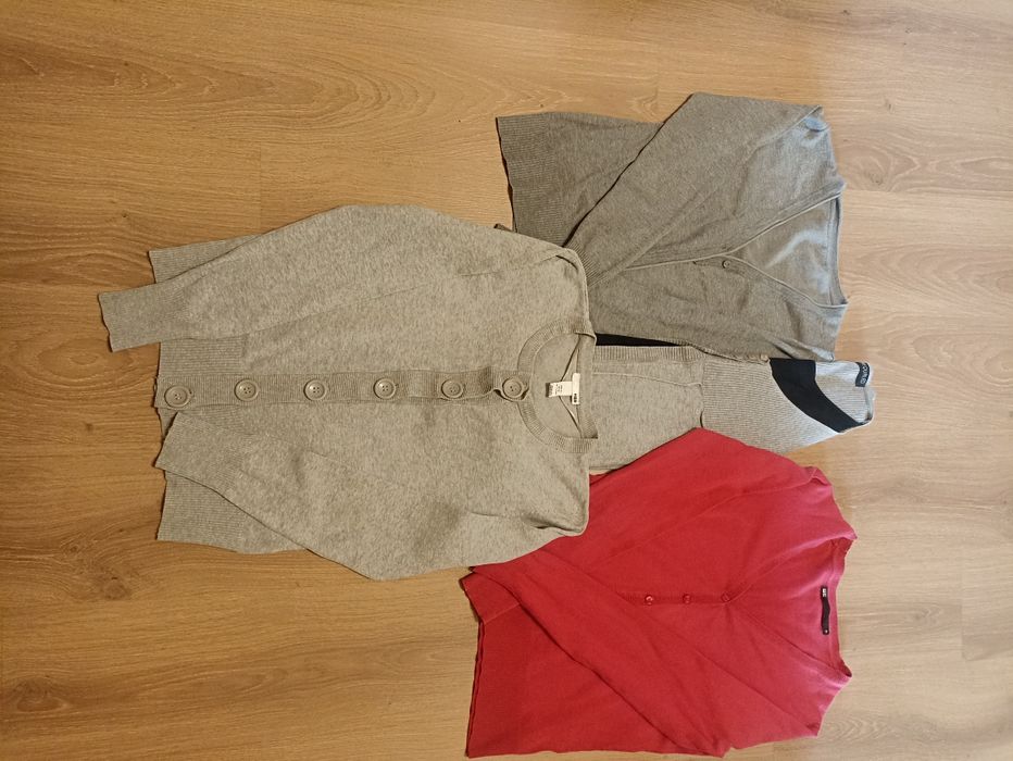 Віддам безкоштовно кардигани, футболки, блузи