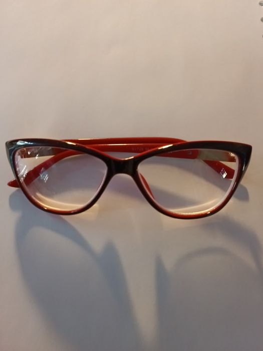 Окуляри жіночі стильні