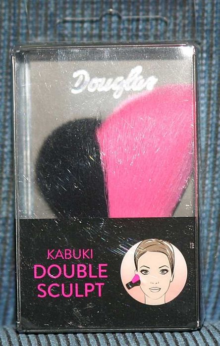 DOUGLAS Podwójny pędzel Kabuki