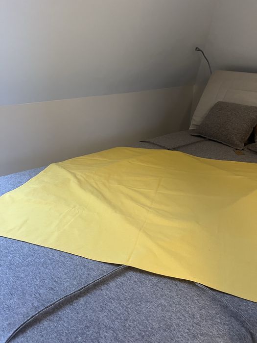 Żółty obrus 112x139cm