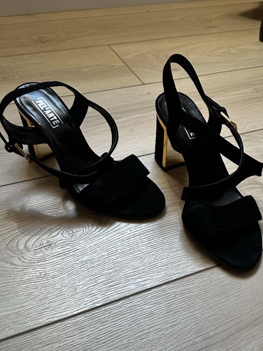 Sapatos salto alto em pele - PEL’ARTE (COMO NOVOS)