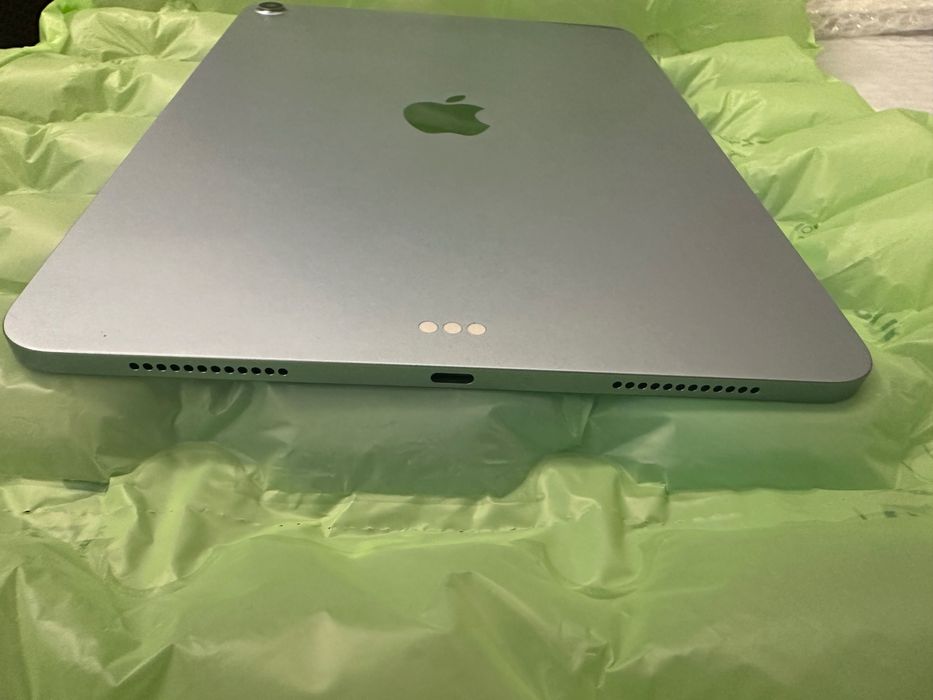 iPad Air 11 M3 2024 128gb батарея 100%