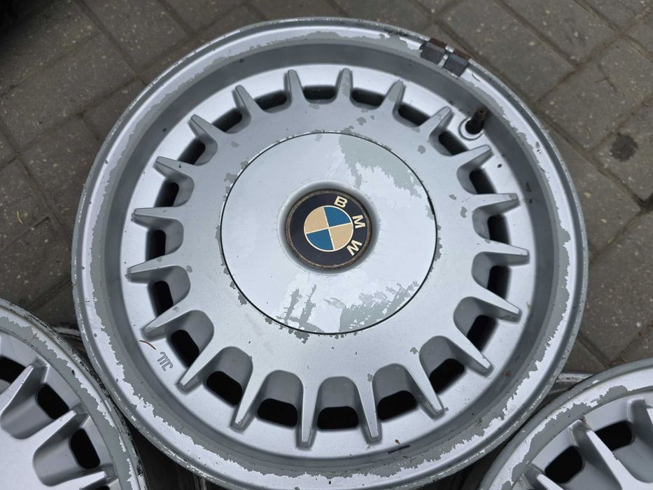 BMW Styling 2 Alufelgi 15" 5x120 7J ET20 E32 E34 E28