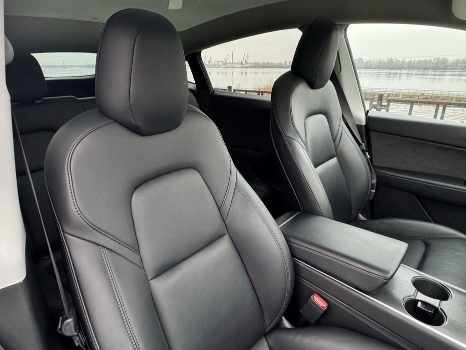 Tesla Model Y Long Renge 82 kvh