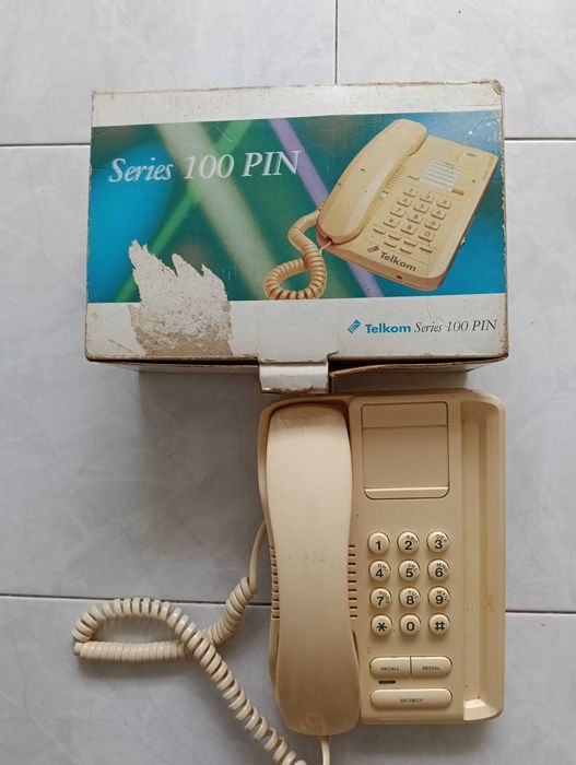 Telefone Antigo de 30 anos marca Telecom