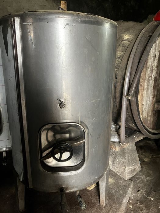 Cubas em INOX usadas em bom estado.