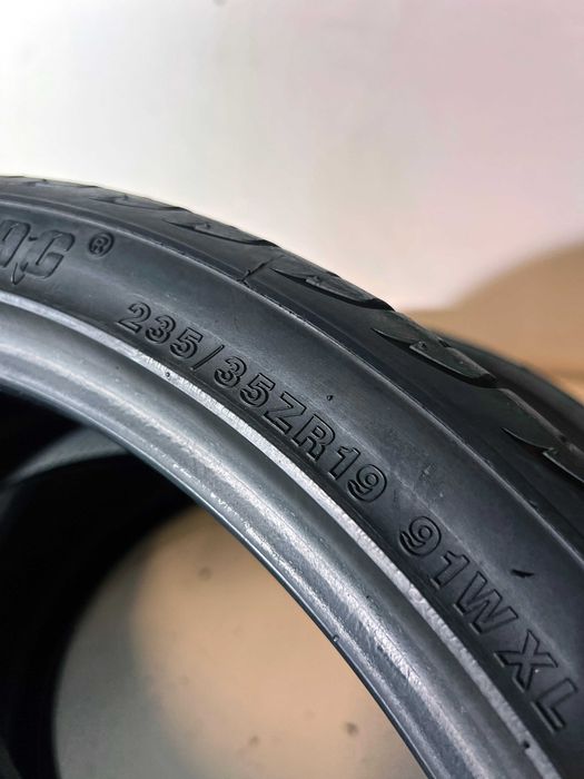 Pneus Sunitrac Focus 9000 - 235/35/19 - Excelentes