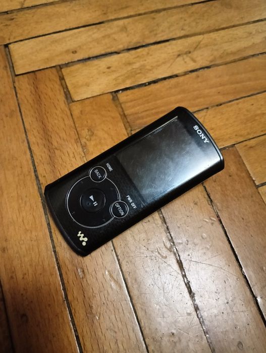 MP3  Sony  Walkman  Player Black (NWZ-E463/BM) 4 GB.