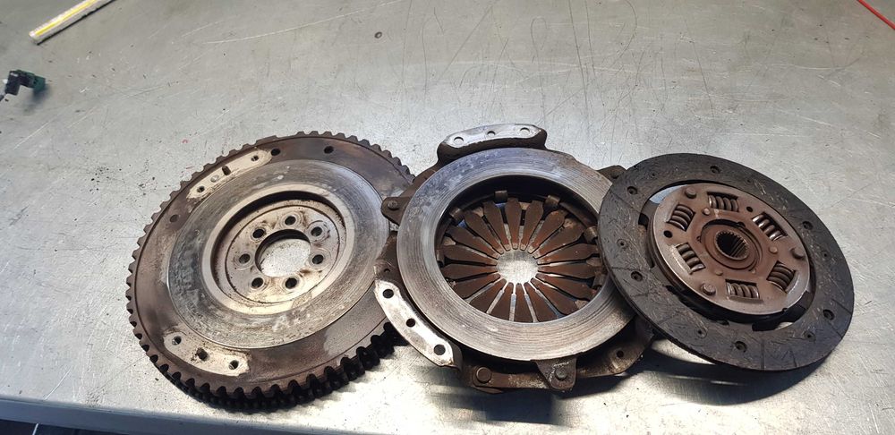 Dacia Sandero 1.4 MPI sprzęgło tarcza docisk komplet