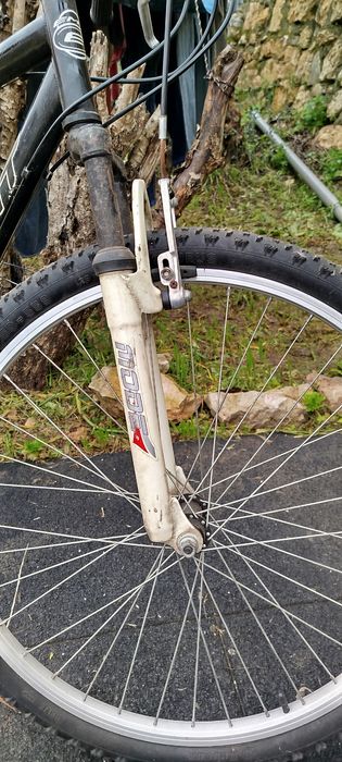 Bicicleta BTT antiga