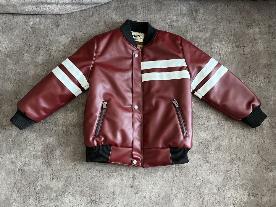 Куртка з шкіро замінника для хлопчика 6 років в середині хутро