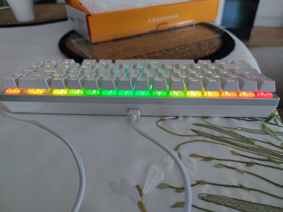 Klawiatura Glorious GMMK 2 Compact - Fox Linear - biała
