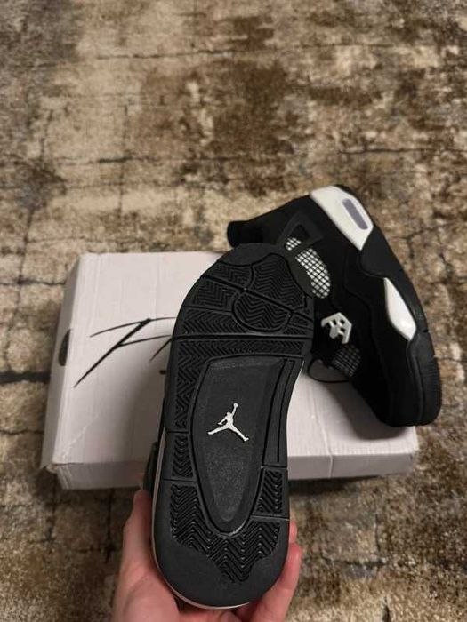 Jordan 4 Retro White Thunder R.38