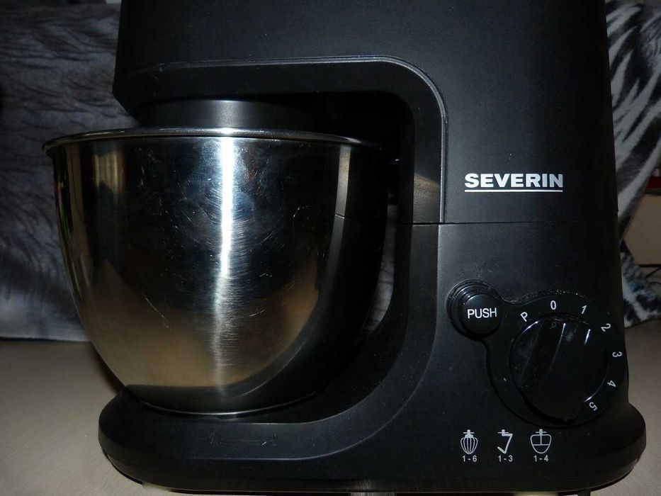 Комбайн кухонний, планетарний міксер Severin KM3890
