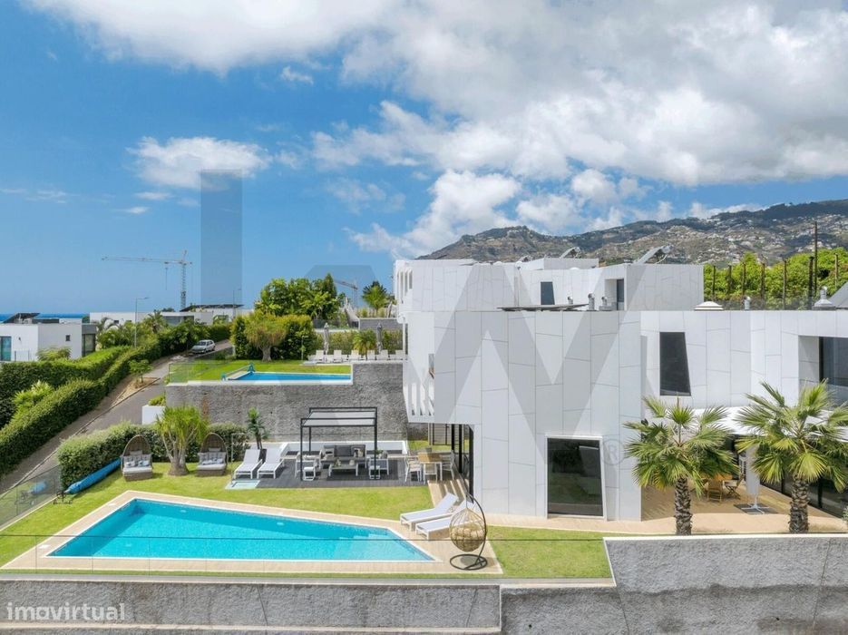 Diamond House | Moradia T4 com Piscina e Vista Mar – Funchal