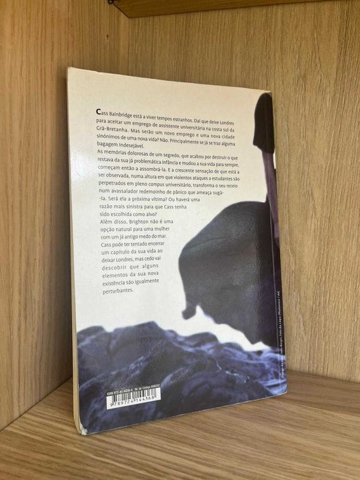Livro “O Presságio da Sereia” de Katy Gardner