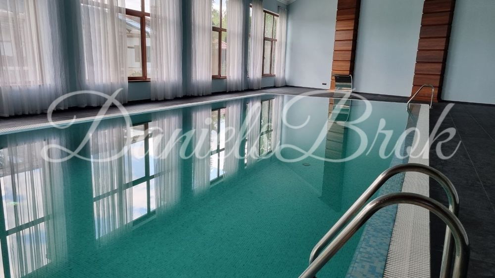 Конча Заспа Козин будинок на березі Дніпра