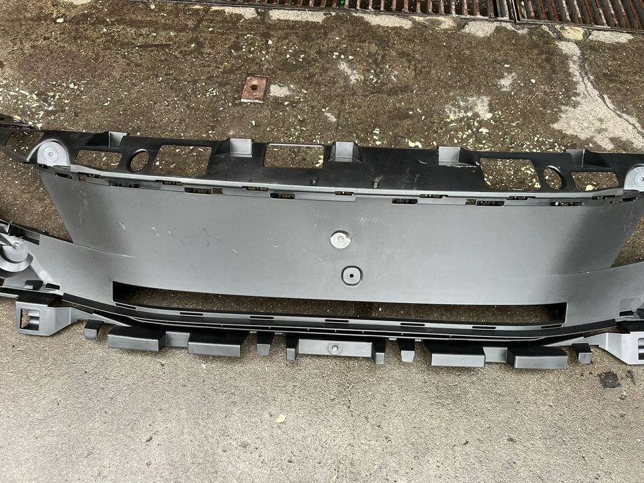 Peugeot 3008 5008 II Lift - PLASTICO GRELHA PARA CHOQUES FRENTE - G169