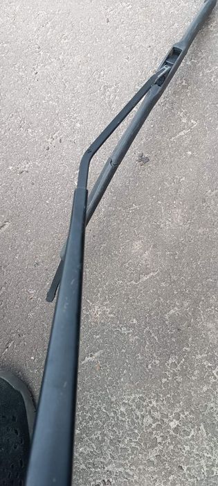 Поводок заднего стеклоочистителя Toyota Corolla e100 liftback