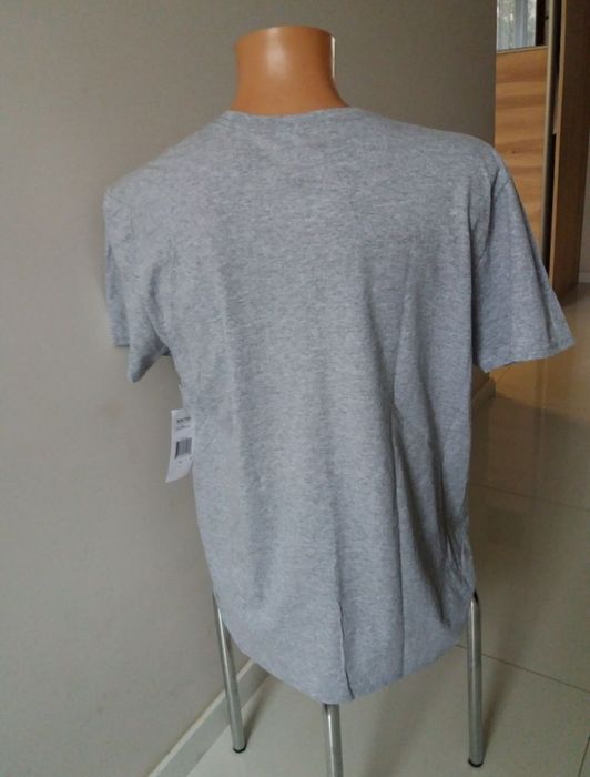 T-shirt   Kenneth  Cole   Roz. L