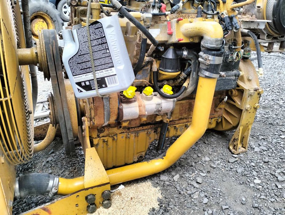 silnik przemysłowy caterpillar c7  2009 koparka ładowarka walec