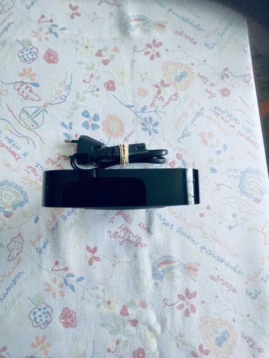 TV Apple 2 geração modelo A1378 com comando