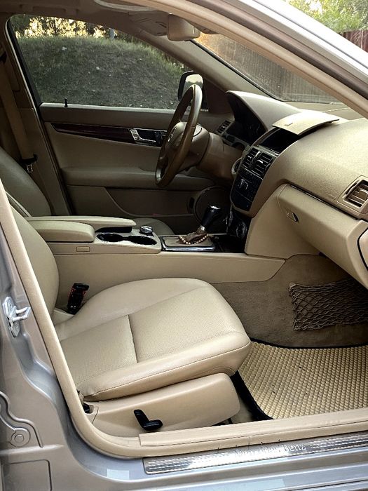 Mercedes-Benz C-Class 2008 VIN WDDGF81X78F142111 фото оголошення 10 з 16
