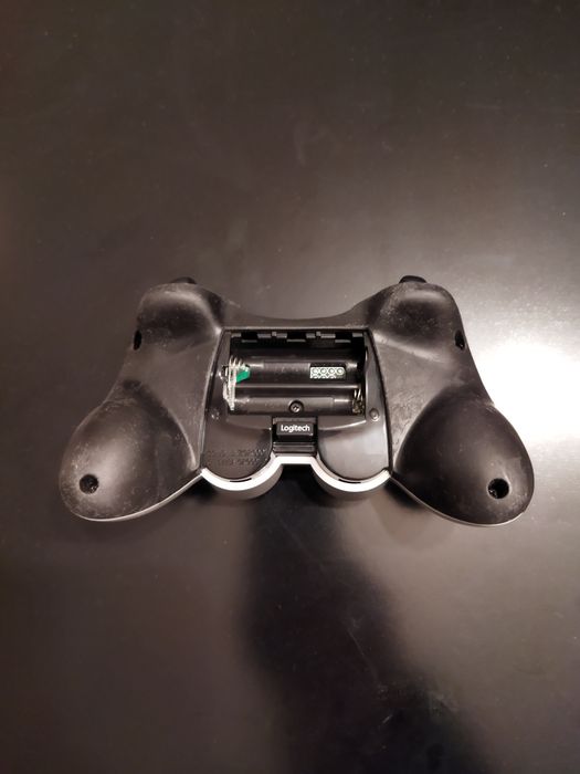 Logitech PC USB Wireless Controller64751447680259121