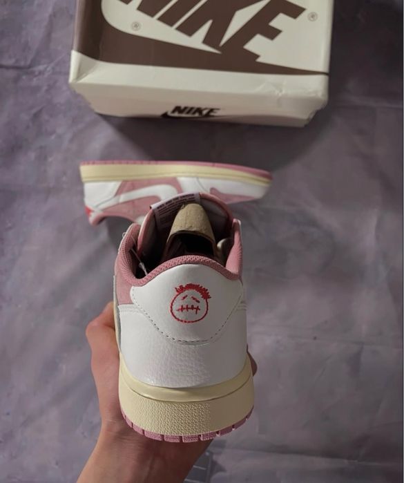 Travis Scoot Pink