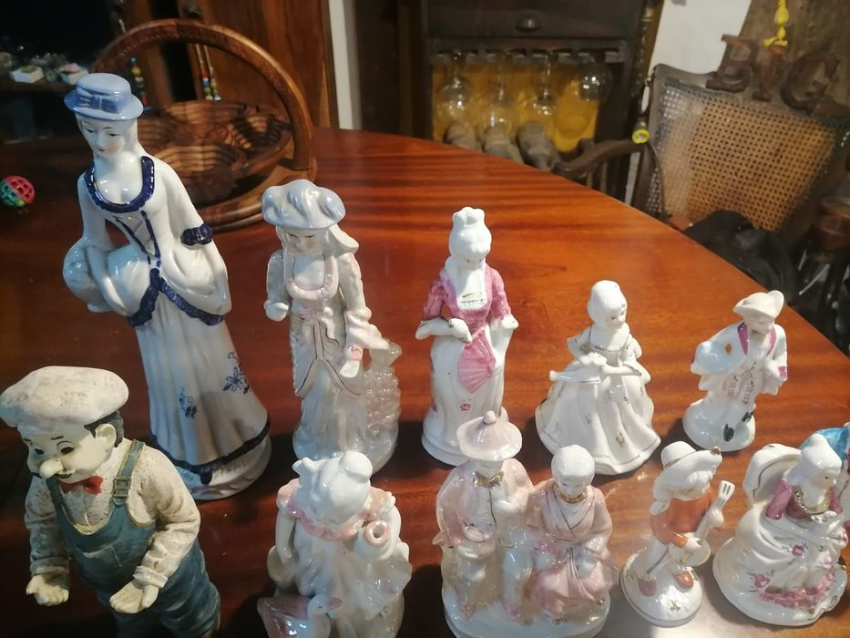 20 Bonecos de Porcelana
