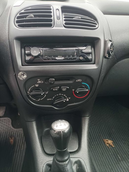 Peugeot 206 1.4 HDi van vat