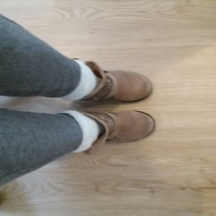 BOTINS MARCA SEASIDE super confortáveis de pele bege e dourado