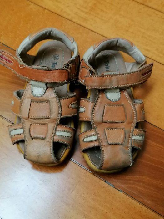 Sandálias em pele criança T 29