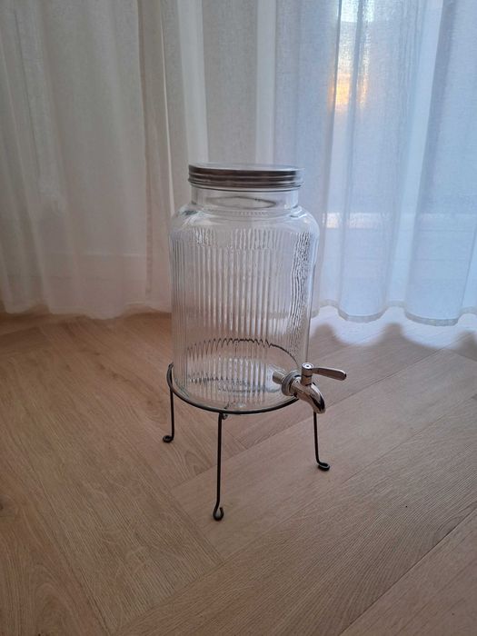 Słoik z kranikiem ikea